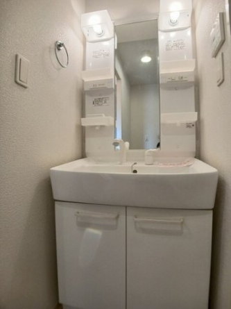 【洗面所】 コンパクトで使いやすい洗面所