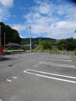 【駐車場】 駐車場に車を止められます