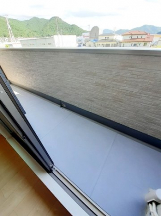 【バルコニー】 バルコニー付きです