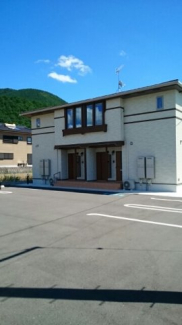 【駐車場】 駐車スペースもあります