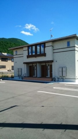 【駐車場】 駐車スペースもあります