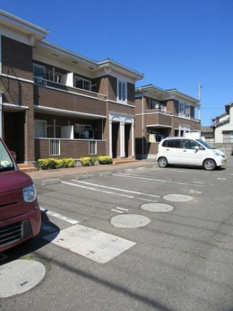 【駐車場】 駐車場完備です
