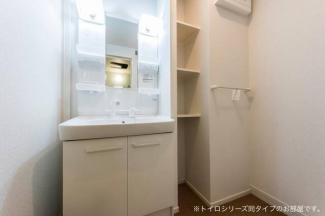 【洗面所】 忙しい朝には欠かせない洗面所です