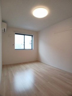 【内装】 明るい室内です