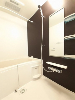 【風呂】 ゆったり過ごせるお風呂です