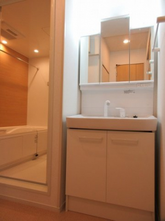 【洗面所】 コンパクトで使いやすい洗面所