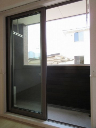 【バルコニー】 落ち着いた時間を過ごせるバルコニーです