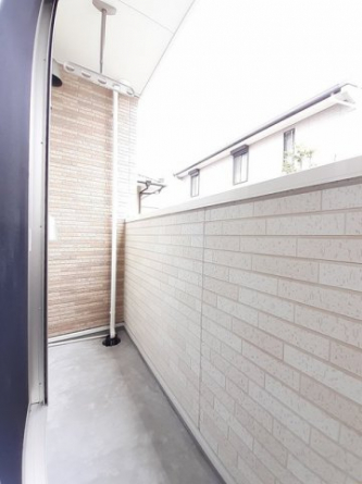 【バルコニー】 バルコニーからの眺めを楽しみながら食事をしませんか