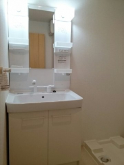 【洗面所】 ゆったりとスペースのある洗面所