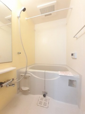 【風呂】 コンパクトで使いやすいお風呂です