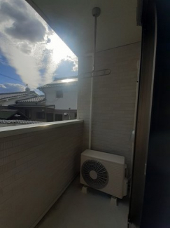 【バルコニー】 お洗濯にも便利なバルコニー付き