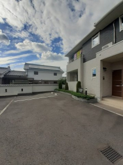 【駐車場】 駐車場があります