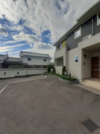 【駐車場】 駐車場があります