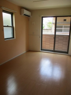 【内装】 明るい室内です