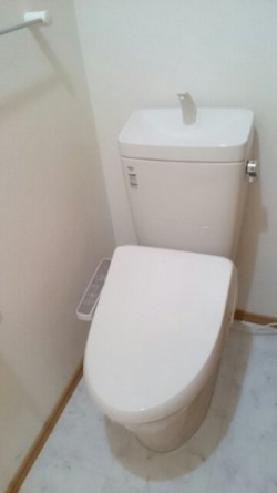 【トイレ】 ゆったりとした空間のトイレです