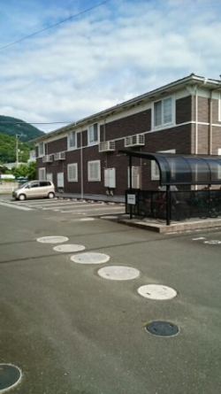 【駐車場】 駐車スペースもあります