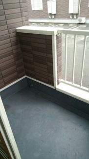 【バルコニー】 開放的で明るい空間を演出してくれるバルコニーです