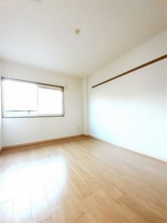 【内装】 明るい室内です