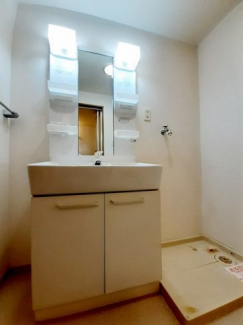 【洗面所】 使いやすい洗面所です