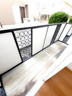 【バルコニー】 陽当たり良好なバルコニーです