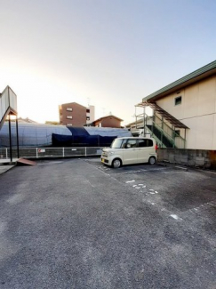 【駐車場】 車をお持ちの方に嬉しい駐車場付きの物件です