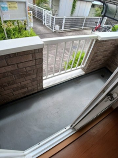 【バルコニー】 暖かな日差しのふりそそぐバルコニー