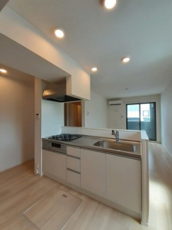 【キッチン】 キッチンでお料理をお楽しみください