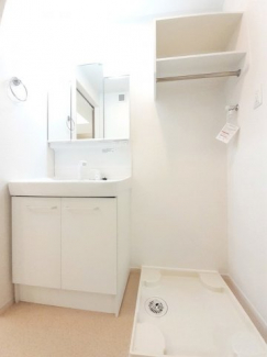 【洗面所】 使いやすい洗面所です