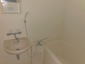 東温市志津川のマンションの画像