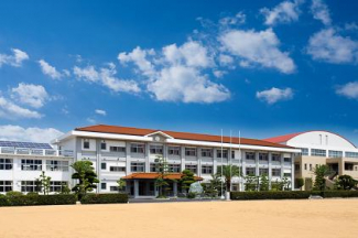 東温市立重信中学校まで1773m