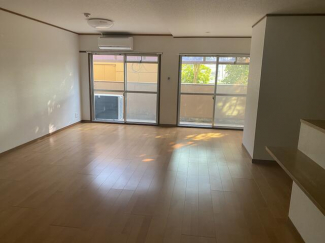 東温市志津川のマンションの画像