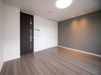 【洋室】 オートロックとモニター付きインターホンで安心です♪