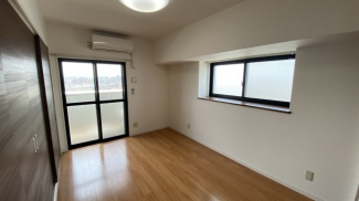 【居間・リビング】 【居間・リビング】