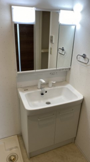 【洗面所】 【洗面所】