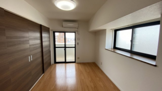 【居間・リビング】 【居間・リビング】