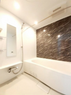 【風呂】 コンパクトで使いやすいお風呂です