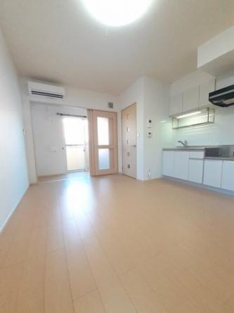 【内装】 明るい室内です