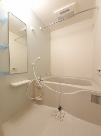 【風呂】 コンパクトで使いやすいお風呂です