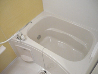 【風呂】 落ち着いた空間のお風呂です