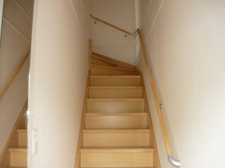 【玄関】 落ち着いた玄関です