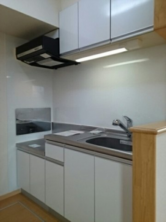 【キッチン】 コンパクトなキッチンで掃除もラクラク
