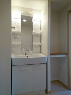 【洗面所】 コンパクトで使いやすい洗面所