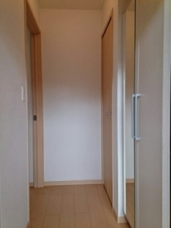 【玄関】 明るい玄関です