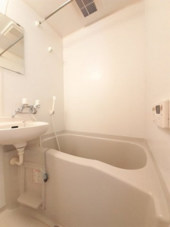 【風呂】 お風呂で日々の疲れを落としましょう