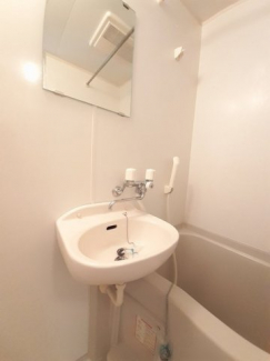 【洗面所】 ゆったりとスペースのある洗面所