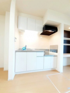 【キッチン】 コンパクトなキッチンで掃除もラクラク