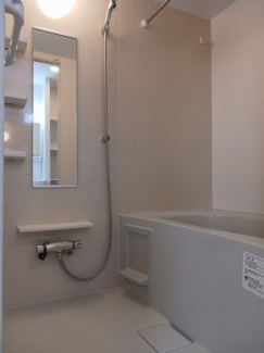 【風呂】 コンパクトで使いやすいお風呂です