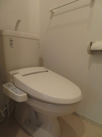 【トイレ】 ゆったりとした空間のトイレです