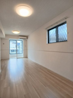 【内装】 過ごしやすい室内です