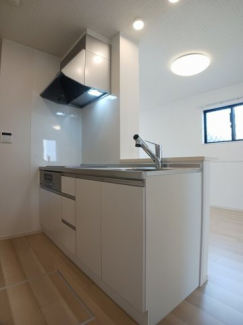 【キッチン】 コンパクトなキッチンで掃除もラクラク